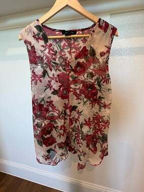 Adele & May Floral Sleeveless Chiffon V-Neck Blouse